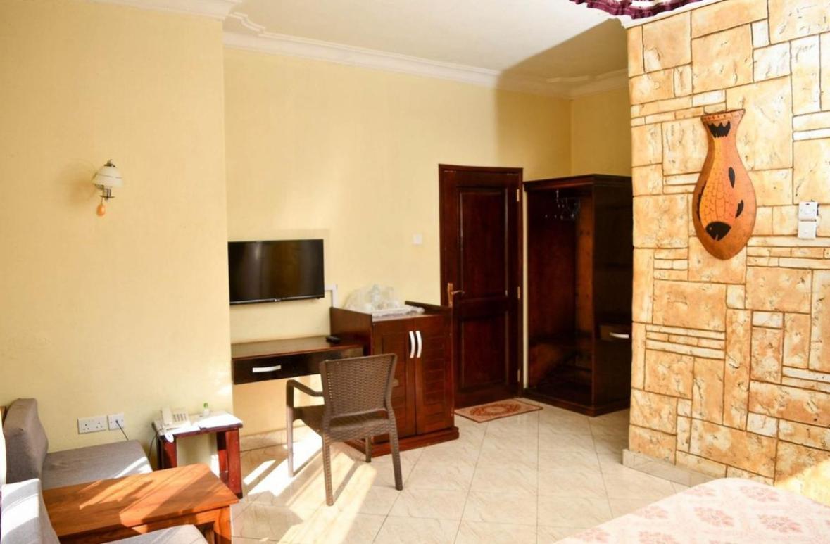 Country Lake Resort Garuga Entebbe Bagian luar foto