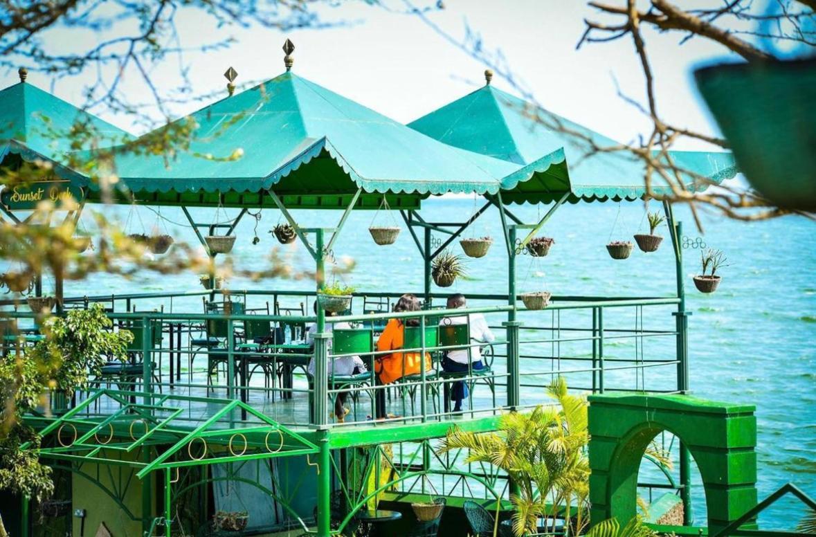 Country Lake Resort Garuga Entebbe Bagian luar foto