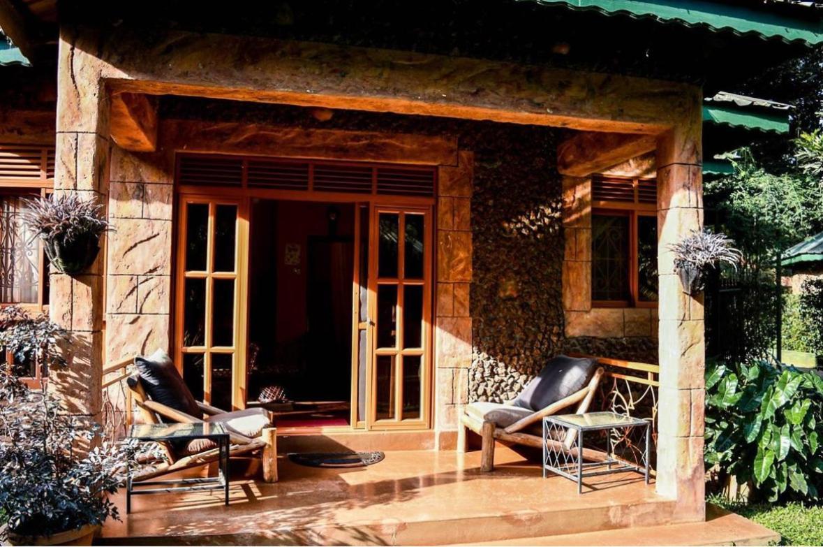 Country Lake Resort Garuga Entebbe Bagian luar foto
