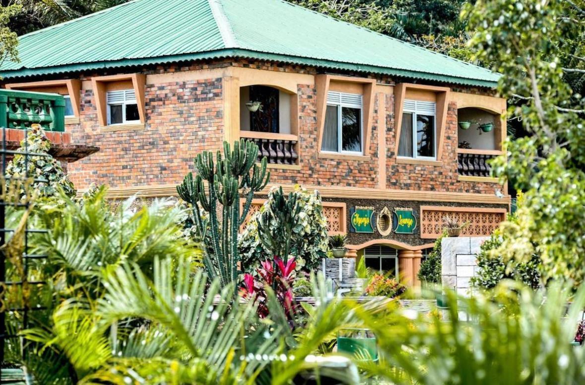 Country Lake Resort Garuga Entebbe Bagian luar foto