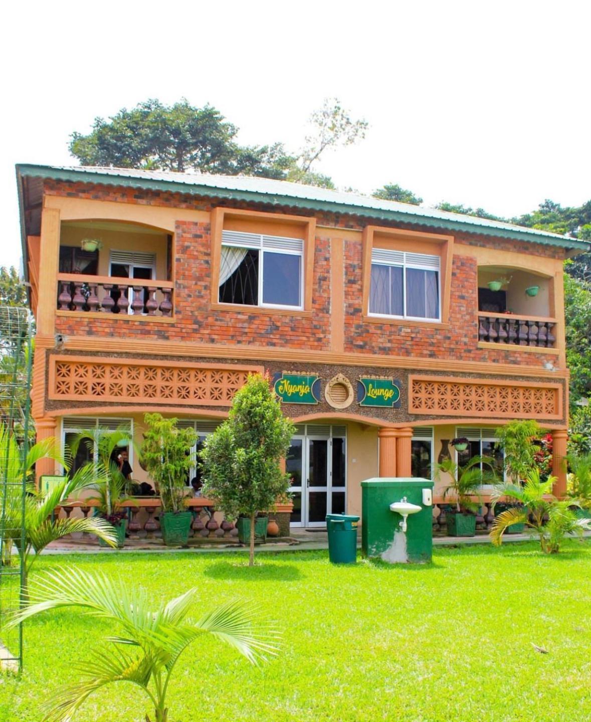 Country Lake Resort Garuga Entebbe Bagian luar foto