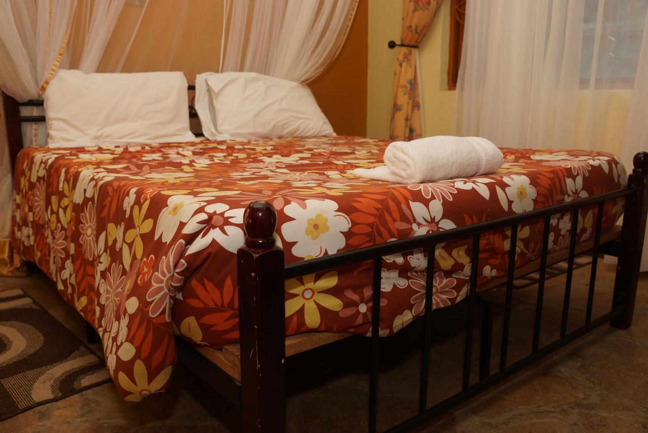 Country Lake Resort Garuga Entebbe Bagian luar foto