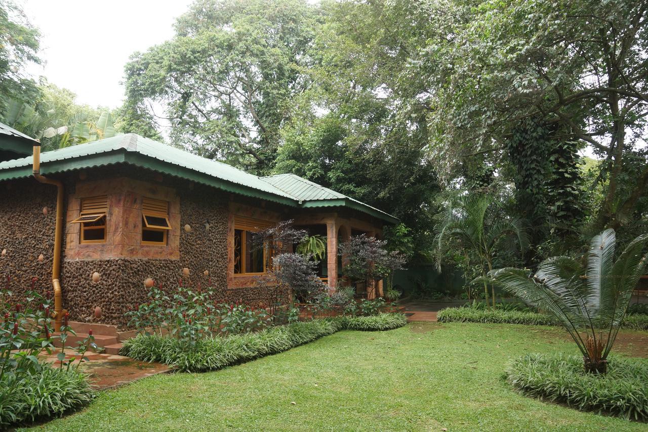 Country Lake Resort Garuga Entebbe Bagian luar foto