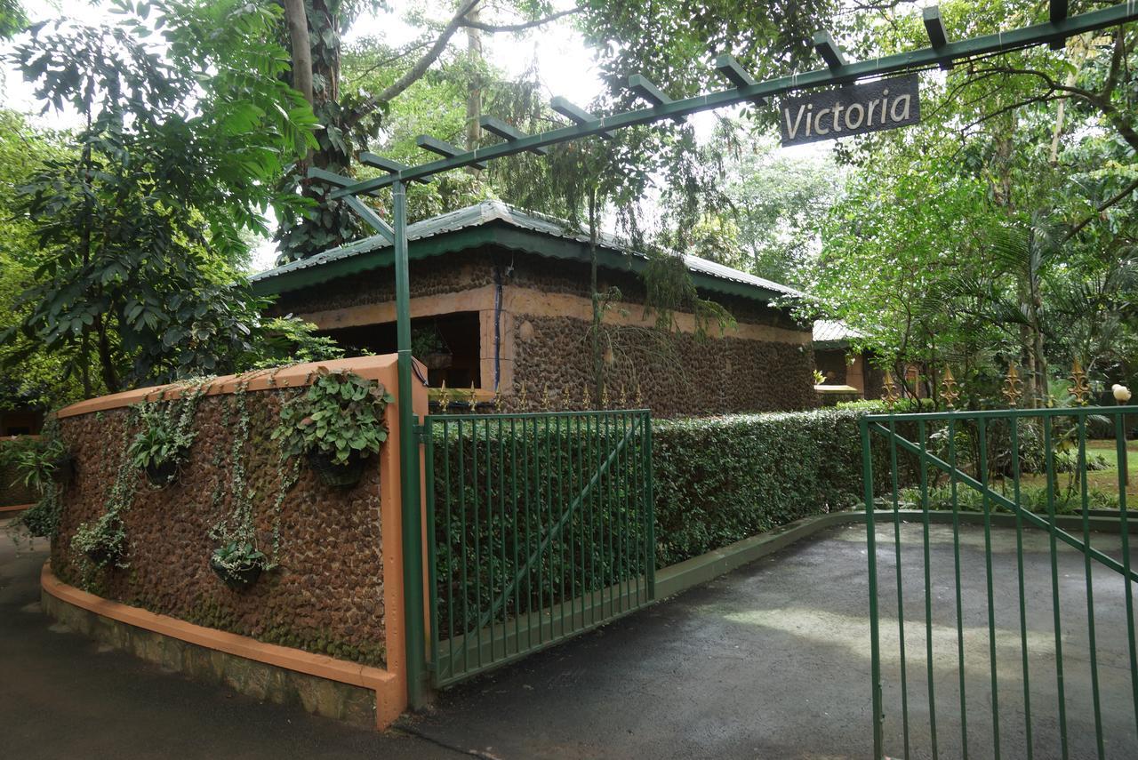 Country Lake Resort Garuga Entebbe Bagian luar foto